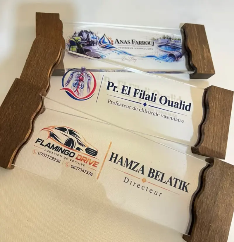 Plaques de bureau personnalisées en bois et acrylique pour un ingénieur, un professeur de chirurgie et un directeur